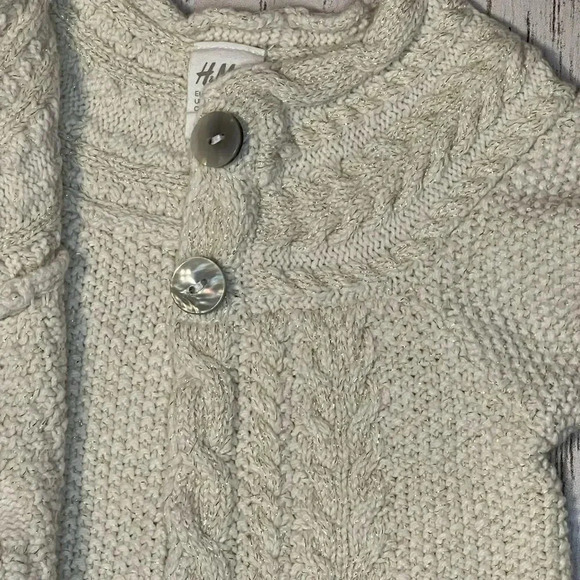 H&M baby girl  knit sweater, cream with gold metallic fibers, size 12-18 months - Picture 2 of 5